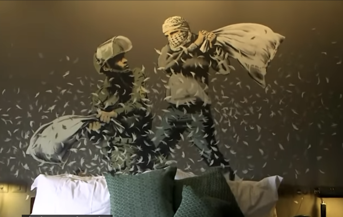 Charger la vidéo : Banksy Walled Off Hotel
